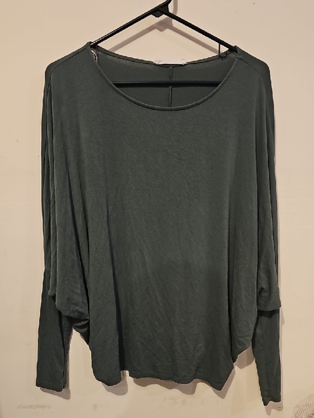 Double Zero!! Women's Green Long Sleeve Top. Spicy small!! Like new condition